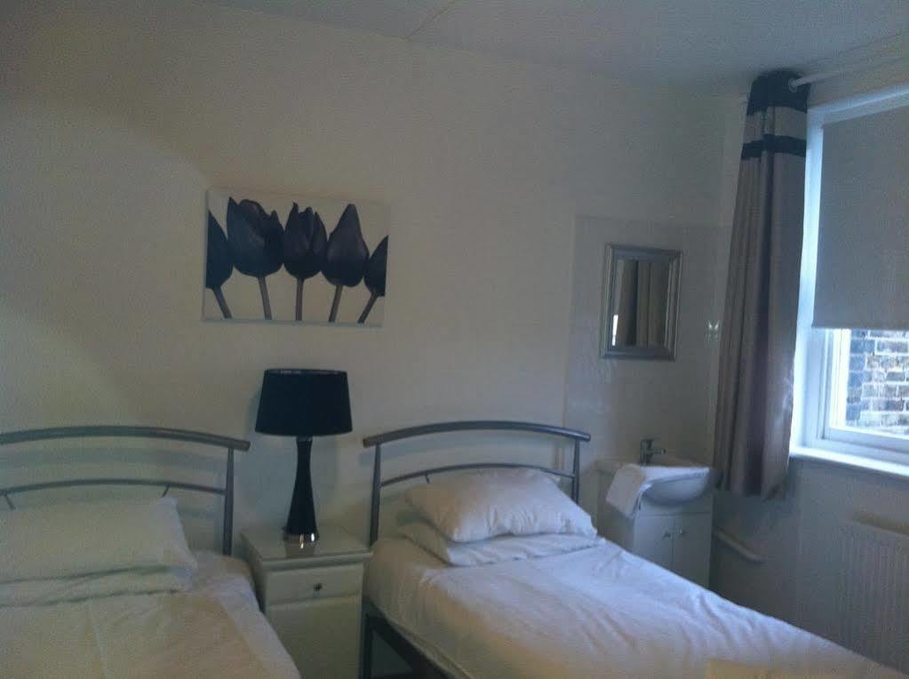 The Angerstein Hotel London Bagian luar foto